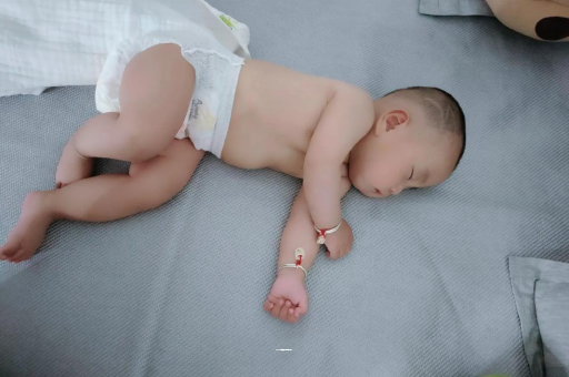 青海没满月的宝宝 青海没满月的宝宝